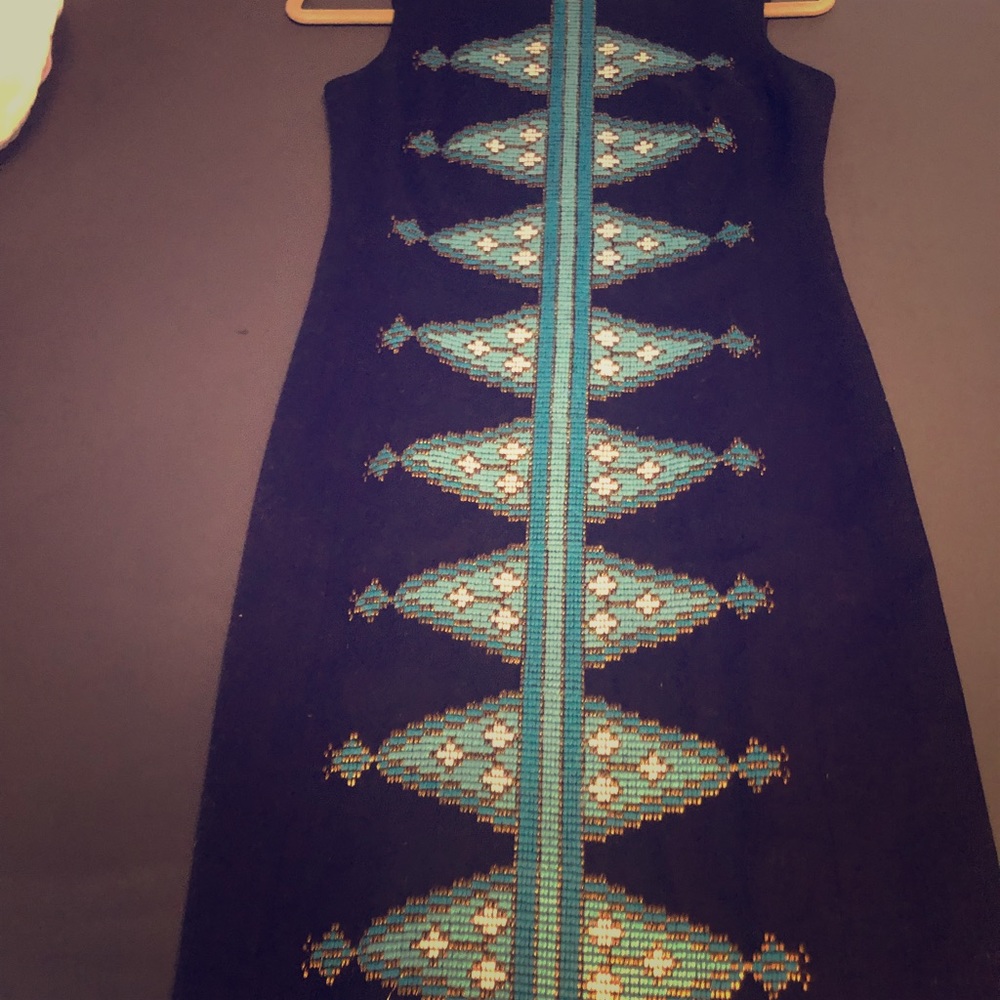 Great dress for work or a night out!